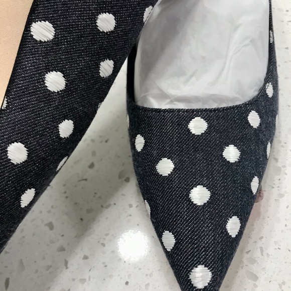 Manolo Blahnik.Denim texture material. BRAND NEW, but no shoe box. - Picture 2 of 2